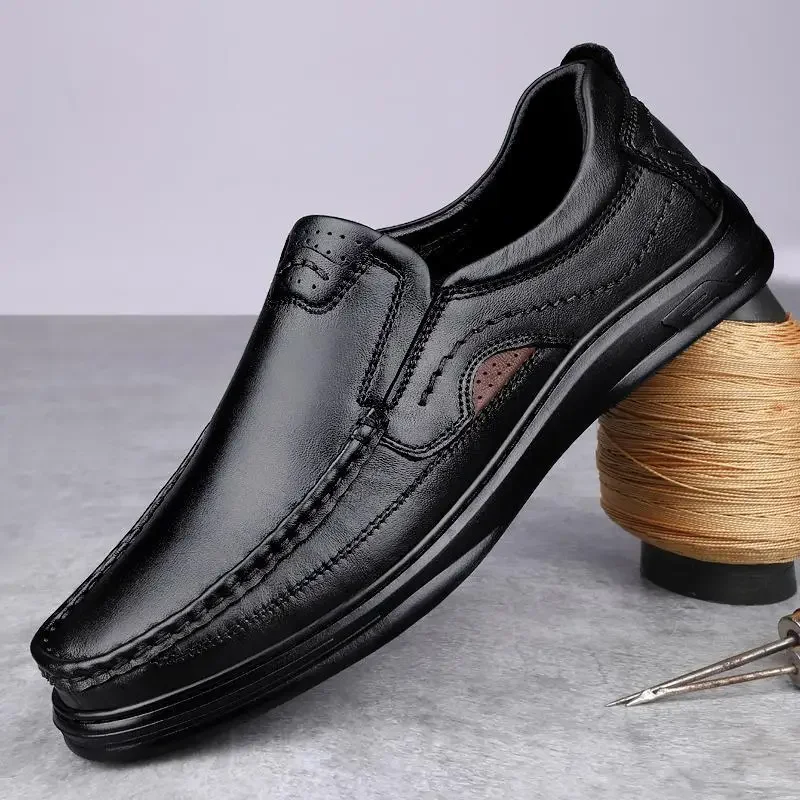 Men's 2025 new business casual leather men's shoes soft leather beef tendon soles moccasin shoes