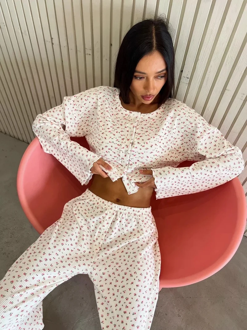 

Women's Floral Print Chic Pajama Set Long-Sleeve Round Neck Crop Top And Long Pants Comfortable Sleepwear Loose Fit Loungewear