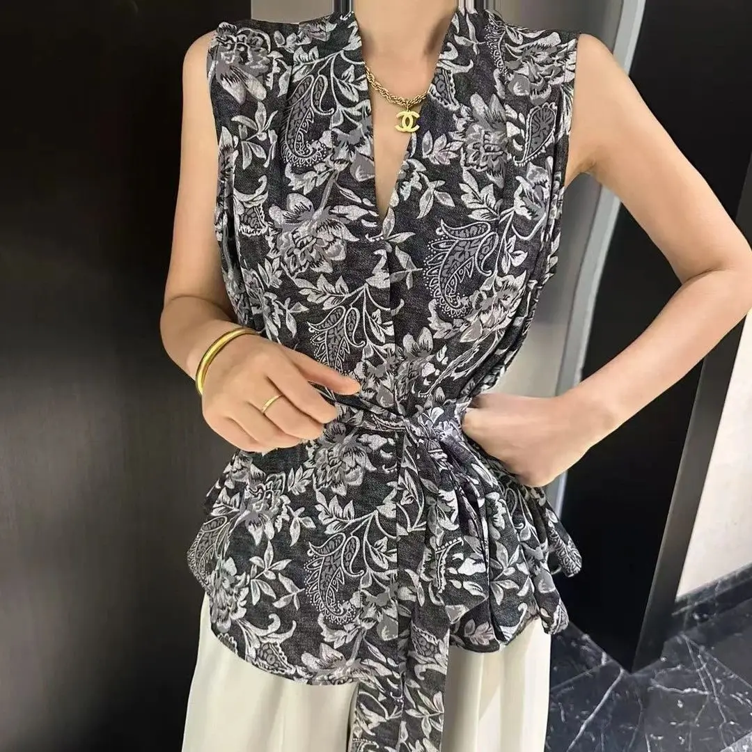 Super Fairy VคอCross Vintageพิมพ์เอวTieเสื้อแขนกุดผู้หญิง2025ฤดูร้อนใหม่ไม่สม่ําเสมอTop