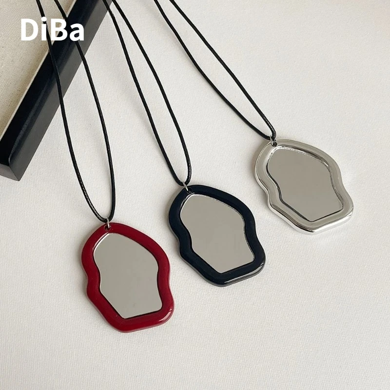 

Modern Jewelry Temperament Cloud Modeling Irregular Resin With Mirror Pendant Necklace For Women Party Gifts Hot Selling