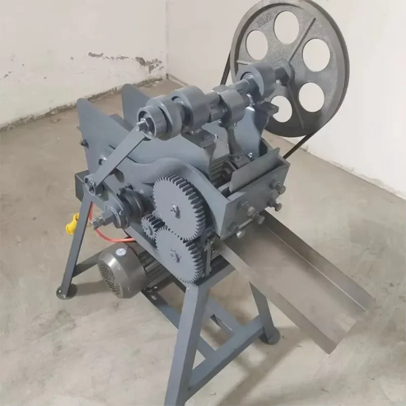 

Новая автоматическая машина для измельчения и нарезки листьев трав