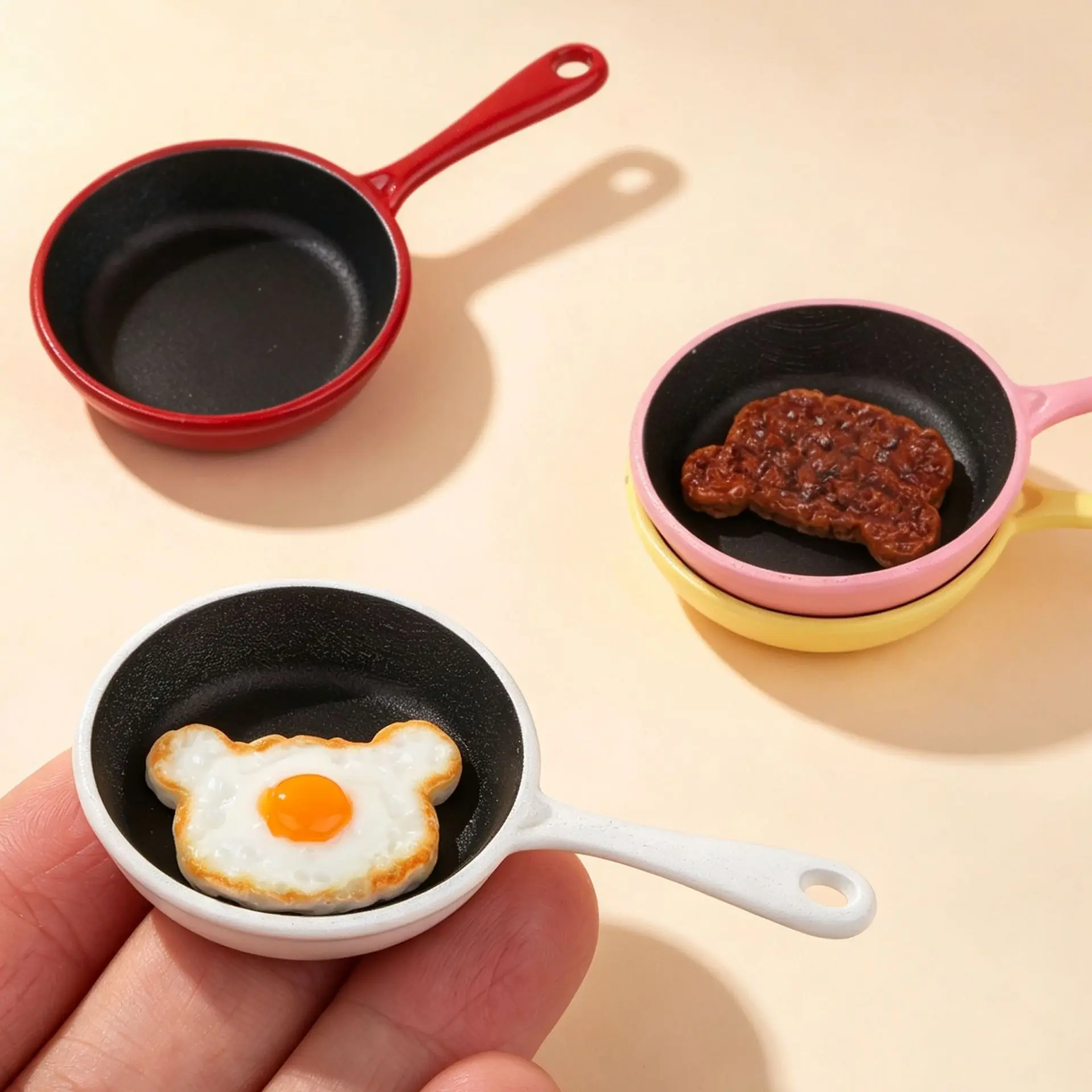 Mini Frying Pan Model Alloy Miniature Cookware Kitchen Scene Accessory DIY Keychain Dollhouse Decoration Desktop Home Decor