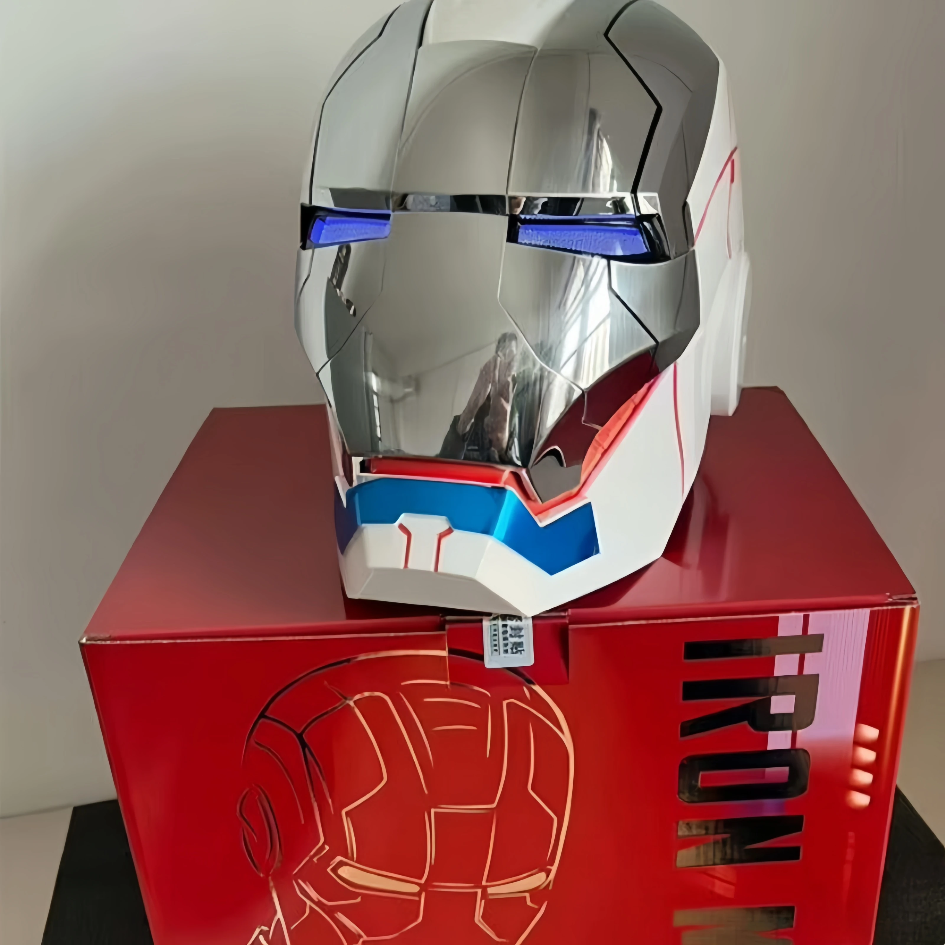 marvel Iron Man Autoking 1/1 white Style Mk5 Helmet Remote And Voice Control Iron Man Automatic Helmet Mask With Led Light Gifts