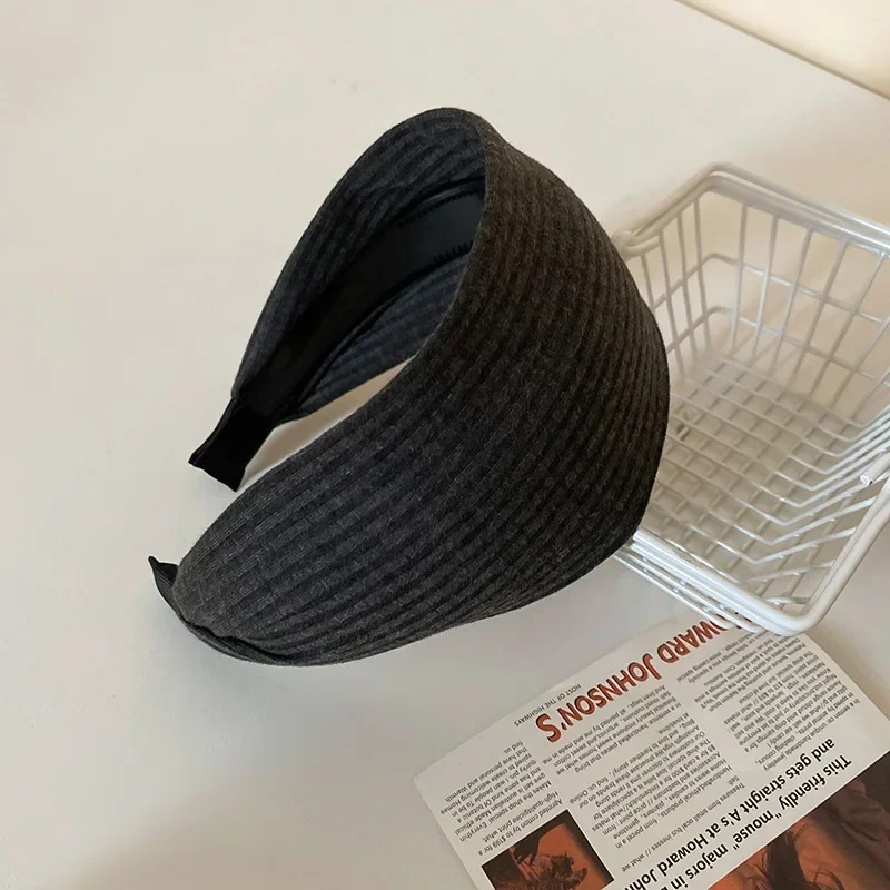 Einfarbiges Breites Stirnband mit Streifenmuster, Französischer Stil, Elegantes Haaraccessoire, Beliebter Internet-Celebrity-Look – Detail 8