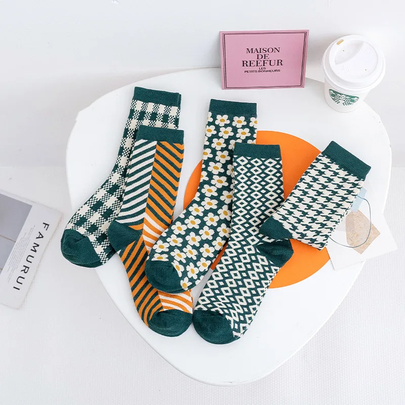 High tube thickened Japanese retro plaid literary trend everything with autumn and winter mid-tube pure cotton socks