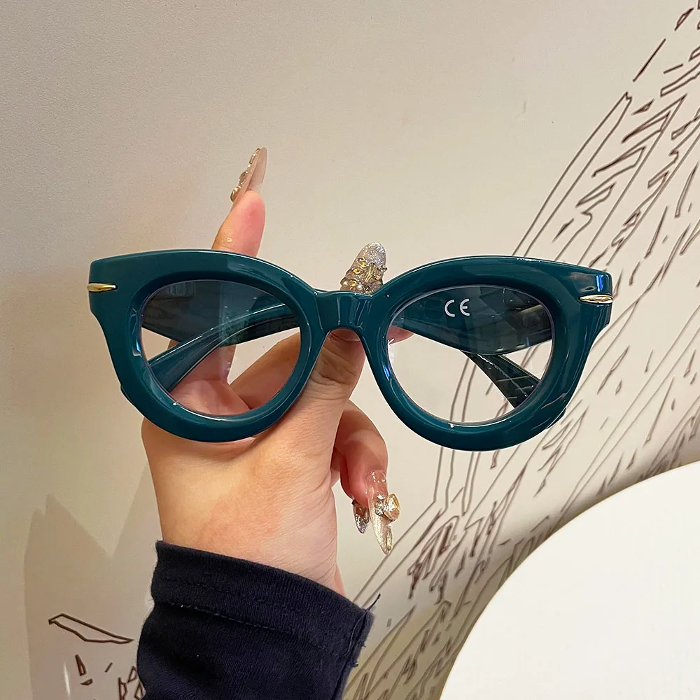 American Retro Hot Girl Style Cat-Eye Reading Glasses, Metal Embellished Thick Frame Anti-Blue Light Glasses, Multi-Color Stylish Frames