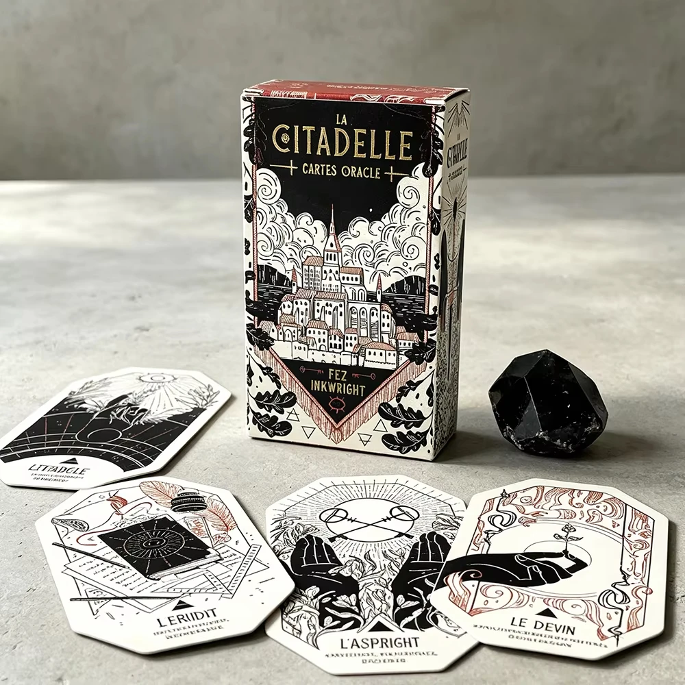 La Ciudadela: un oráculo de fantasía profundamente influenciado por los elementos mágicos de la literatura de fantasía y los juegos de mesa. Tarot, 60 cartas.