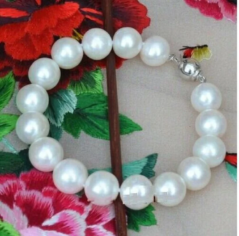 

AAAA 11-12mm Natural South China Sea Round White Pearl Bracelet 7.5-8-inch 14K Clip-