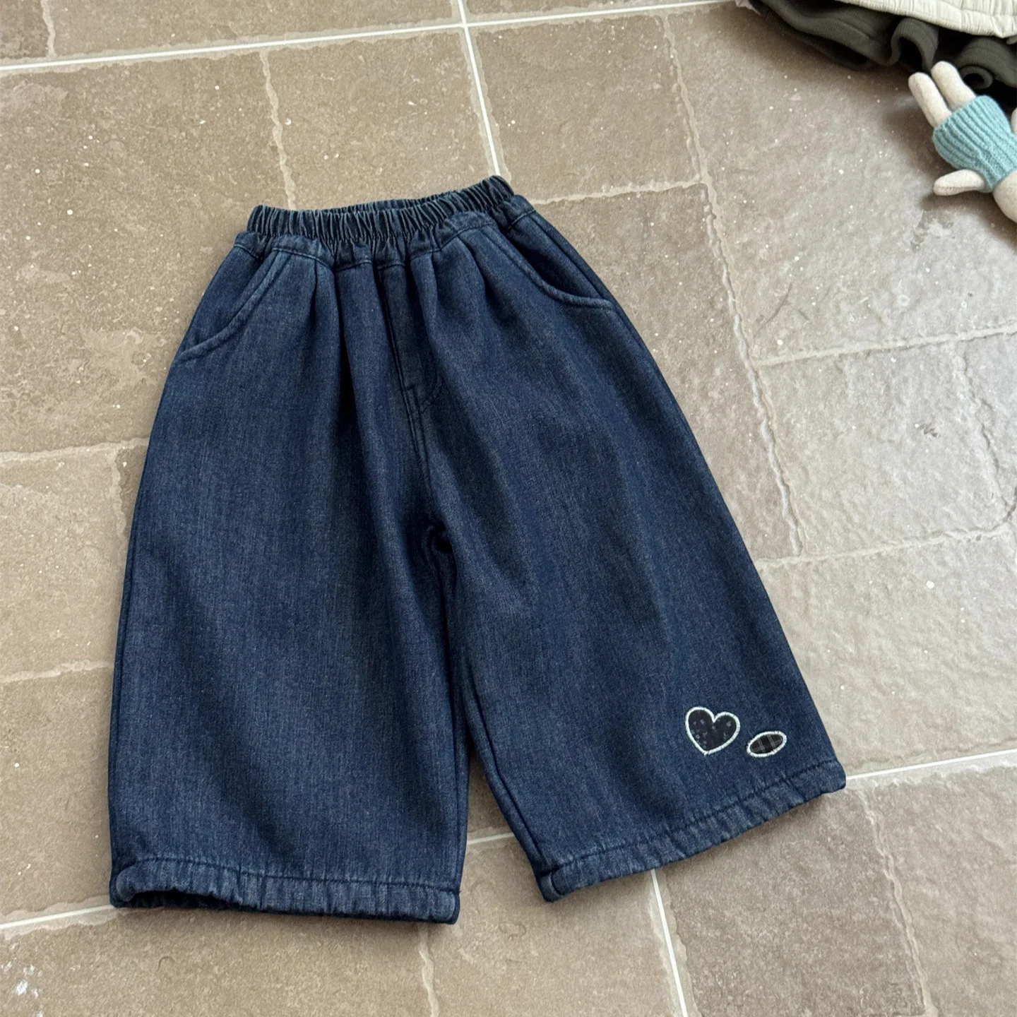 Girls Pants 2026 Autumn and Winter New Children's Clothing Korean Style Girl Baby Loose Love Embroidered Denim and Velvet Pants