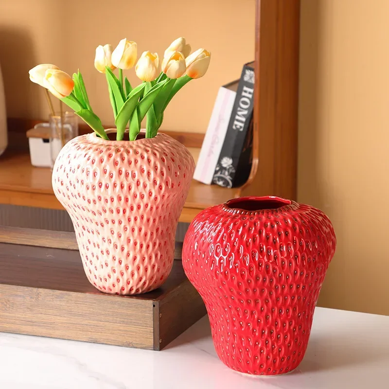 Ceramic Strawberry Vase Cute Simulation Fruit Floral Accessories Flowerpot Strawberry Basin Home Decoration Accessories