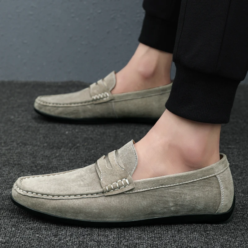 

Commuter Outdoor Shoes Lightweight cow suede Leather Collar All-Day Walking Comfort slip on men moccasins