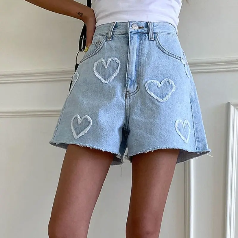 2024 Sweet and Cute Fleece Heart Pattern Denim Shorts Women\'s Summer New High Waist Loose Slim Wide Leg Short Pants