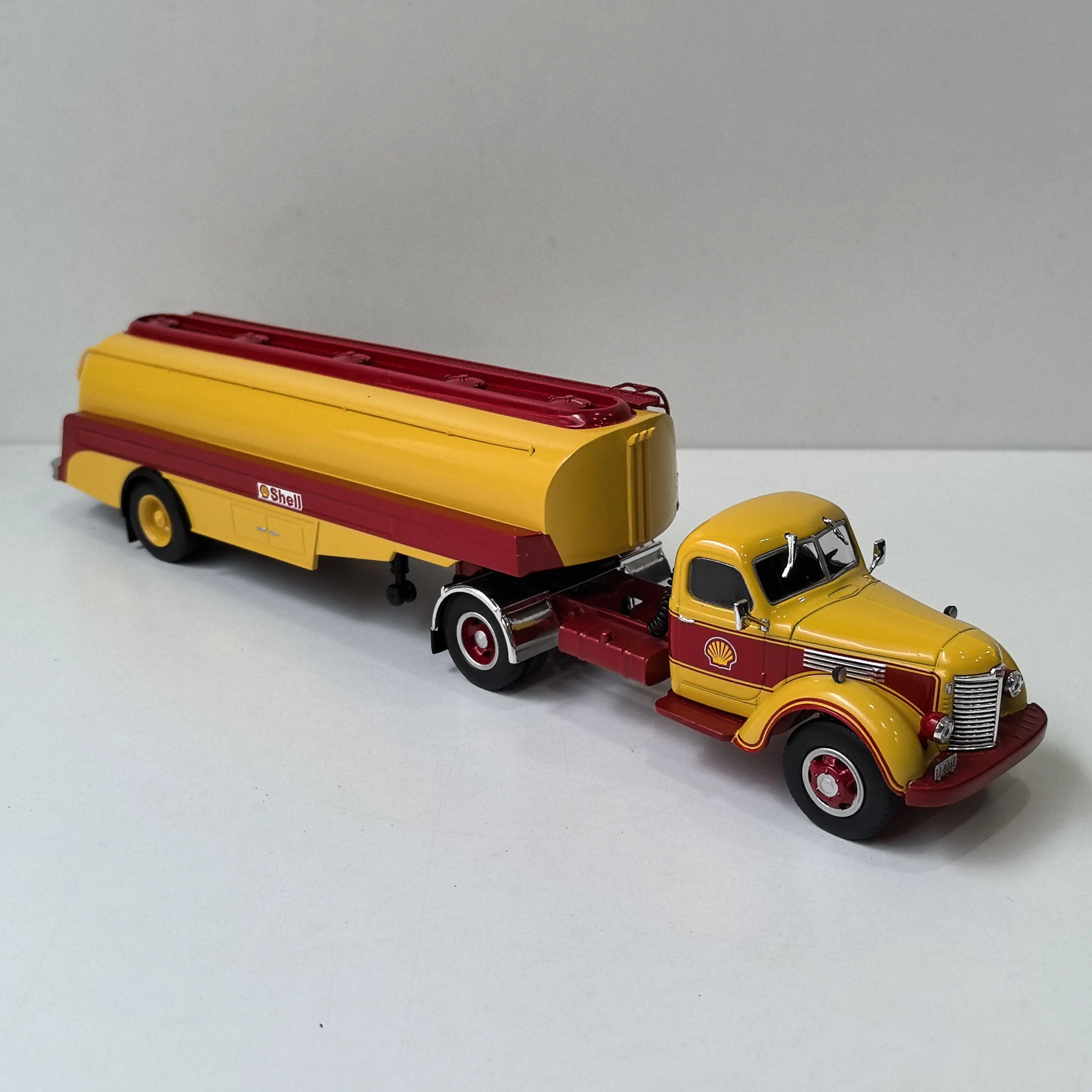 Modelo de Camión Volquete de Aleación a Escala 1:43 IXO INTERNATIONAL KB7 SHELL