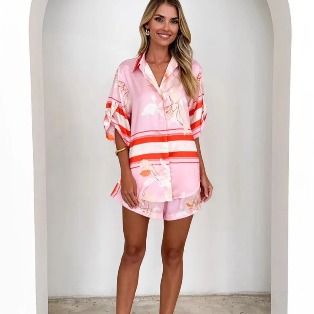 Camicia stampata alla moda Pantaloncini Set da 2 pezzi da donna Estate Casual Allentato Top a maniche corte Vacanza Elegante set di pantaloncini da spiaggia femminili