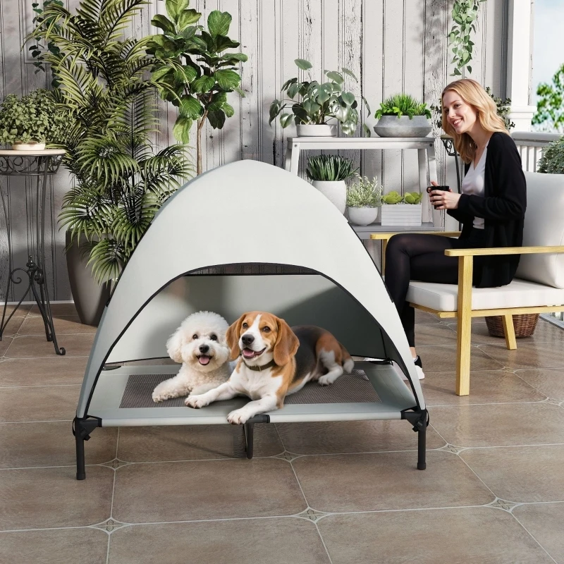 Lit pour chien d’extérieur surélevé avec toit, grand lit pour chien, tissu respirant, structure en acier résistant à l’humidité, canapé pour animaux de compagnie portable avec sac de transport, gris clair.