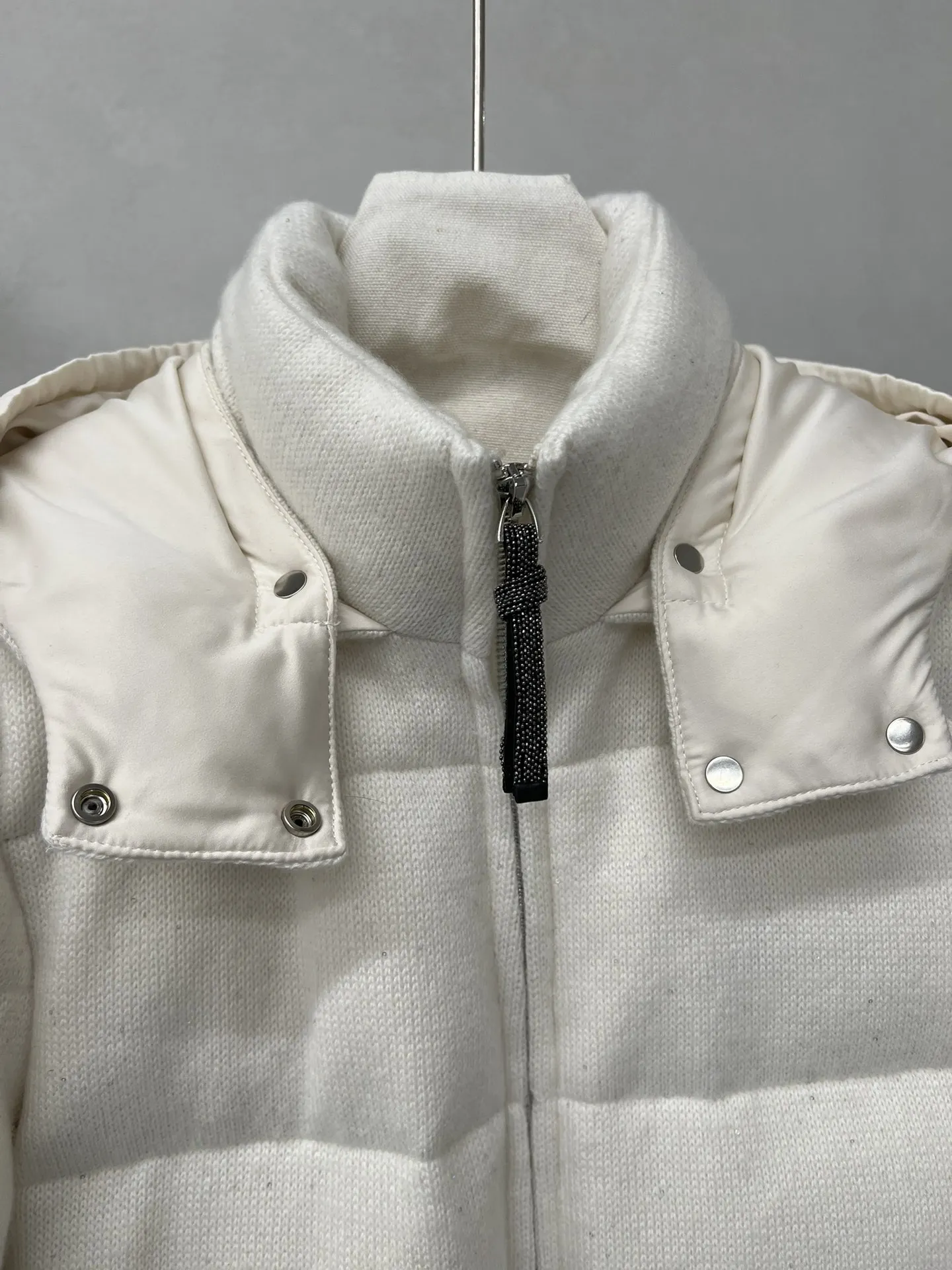 2026 Autumn New Arrival High-Quality Cashmere Knitted Cashmere Goose Down Jacket Fabric: 10% Cashmere, 90% Superfine Merino Wool