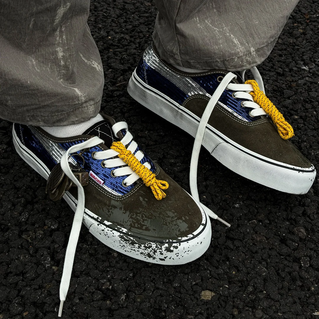 Blue Green Color Block Distressed Low Top Skate Shoes Unisex Retro Casual Sneakers with Rivet Dice Pendant Couple Street Trend F