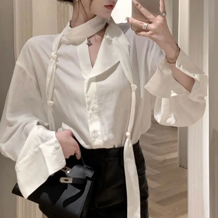 

2024 Niche Flutter Shirt Hanging Neck Spice Girl Pleated Peplum Long Sleeve Top White Polo Neck Shirt