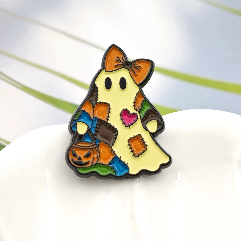Cute Patchwork Ghost Enamel Pin Halloween Bowknot Brooches Pumpkin Bucket Badges Kawaii Animal Jewelry Lapel Pin Accessory Gift