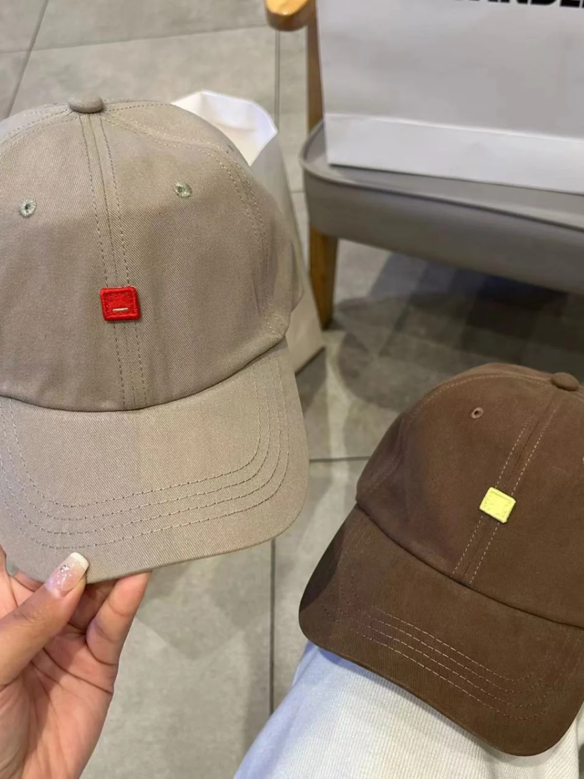 

Breathable Cotton Baseball Cap ex Soft Top Wide Brim Face Slimming Classic Dubill Cap Casual Letter Logo All Seasons