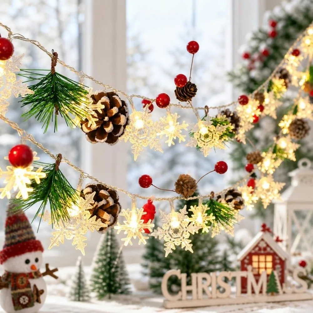 Creative Snowflake Light String 20 LED Warm Light Christmas LED String Lights Battery Powered Cartoon LED Snowman Light String