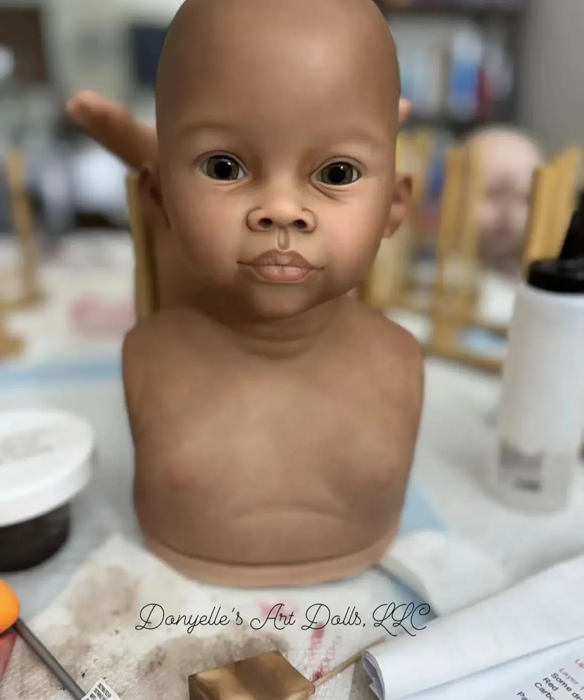 مجموعة أدوات رسم DLS Meili مقاس 32 بوصة مكونة من إصدارين من الجلد الداكن مع/خارج الشعر مصنوعة من فنان كين فتاة أفريقية مصنوعة من إمداد محدود