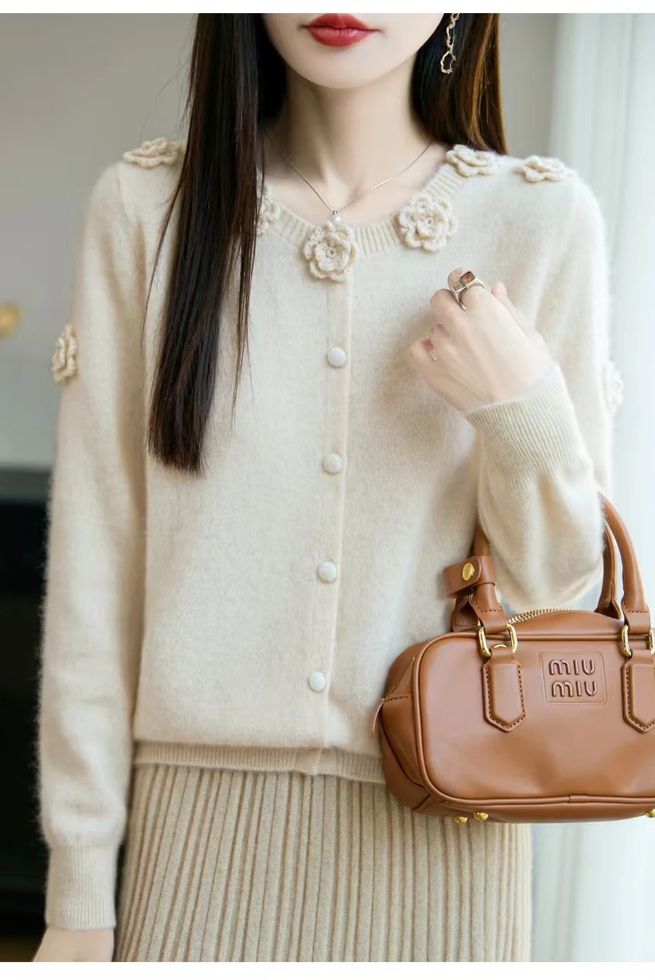 Thick round neck hand embroidered rose worsted wool knitted cardigan coat