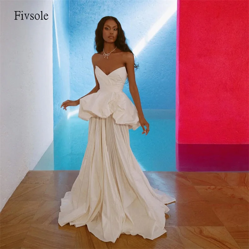 

Fivsole Trendy Strapless A Line Wedding Dress Backless Pleated Bride Gowns Floor Length Bride Dress robe de mariée Customized