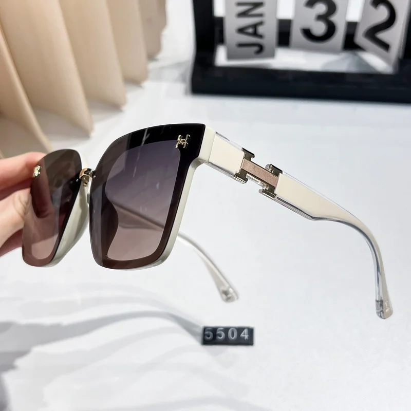 HNew Sunglasses HD Polarized Affordable Luxury Fashion High-End Sunglasses Two-Color Glasses Legs High Sense Internet Celebrity