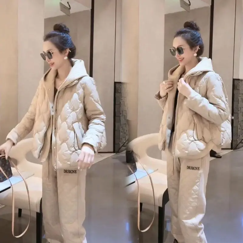 

Зимний новый модный комплект, женский повседневный пуховик с капюшоном и хлопковые штаны на ногах, теплый спортивный комплект из двух предметов для поездок на работу