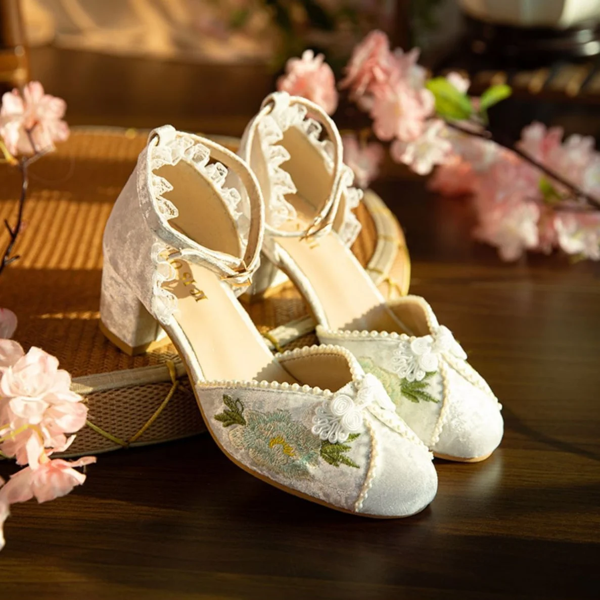 Chinese Style Women Shoes 2023 Vintage Embroidered Mary Jane Sandals Womens Green Falbala Noble Elegant High Heels Ladies Shoes