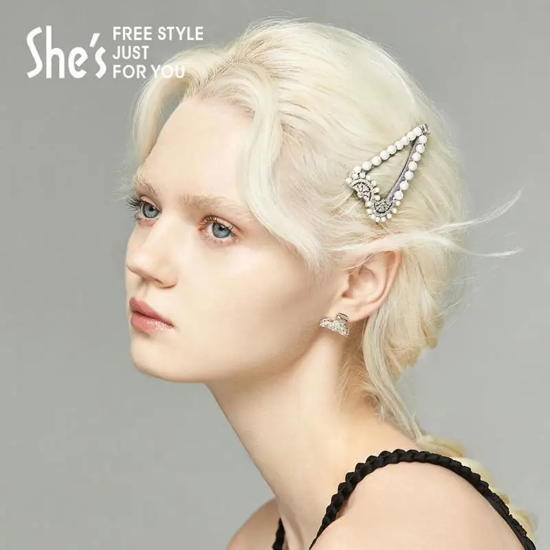 

Versailles Mirror Gallery Design Fun Fan Shaped BB Clip with Notch Edge Clip and Side Clip Headpiece