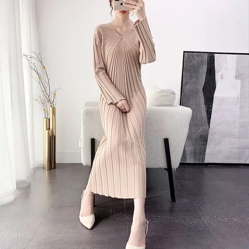 2024 New Autumn and Winter Waist Slimming V-neck Ankle Base Long Skirt Knitted Dress