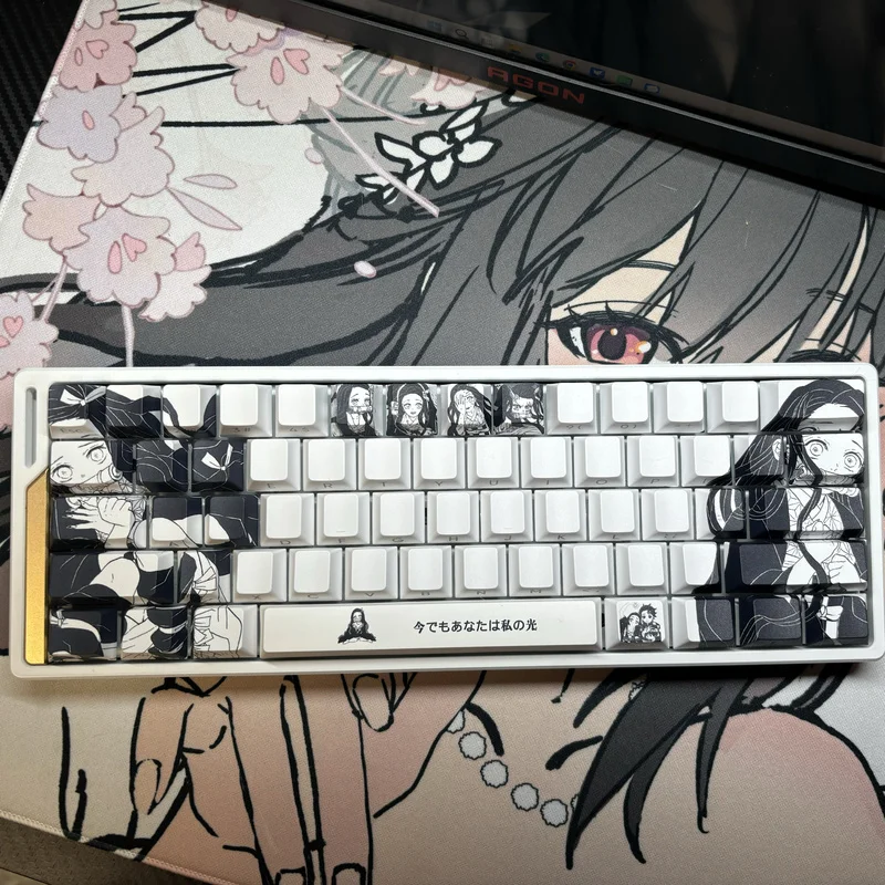 

Колпачок для клавиш Kamado Nezuko с боковой гравировкой и прозрачным колпачком для клавиш серии 87, совместимый с Wootingez63mad68