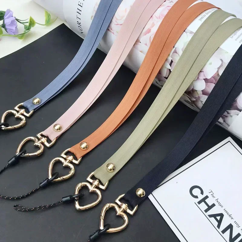 Metal Heart Phone Strap Neck Universal Cell Phone Crossbody Lanyard Strap Adjustable Cellphone Lanyard Rope Anti-lost Hanging