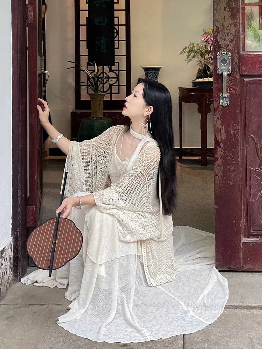 2025 النمط الصيني تحسين الجنية البيضاء الطراز القديم hanfu مزاجه لطيف فستان عصري الجوف خارج تصميم سترة واقية من الشمس