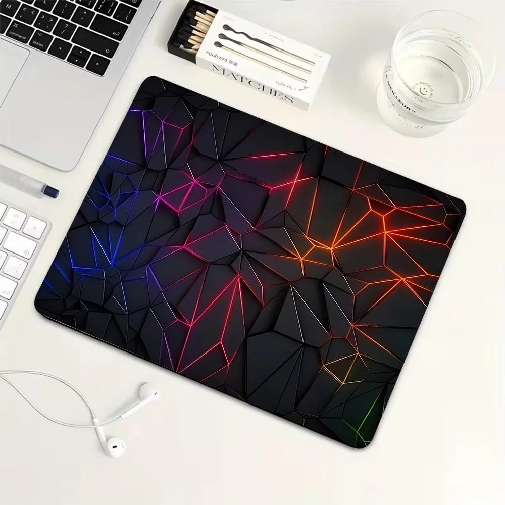 Red and Black Geometry Small Mouse Pad Rubber Gaming Mouse Pad Mechanical Keyboard Mat PC Gaming Accessories Computer Desk Pad