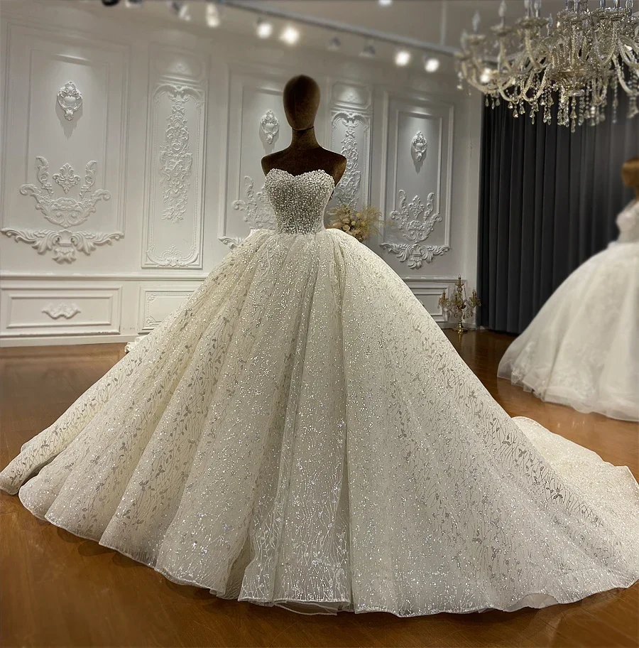 Maßgeschneidertes Dubai wunderschönes Perlen-Hochzeitskleid, funkelnde Pailletten, Brautkleider, Prinzessin, trägerloses Ballkleid-Hochzeitskleid