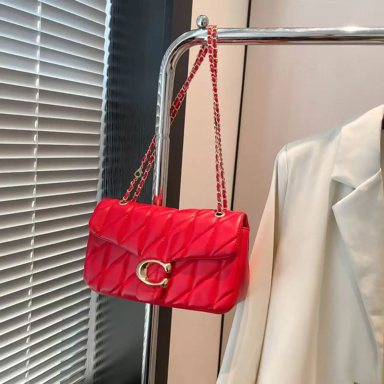 جودة بو الجلود الفتيات حقيبة كتف أزياء فاخرة المرأة سلسلة حقيبة يد العلامة التجارية خفيفة الوزن التنقل حقيبة شرابة أكياس مربعة