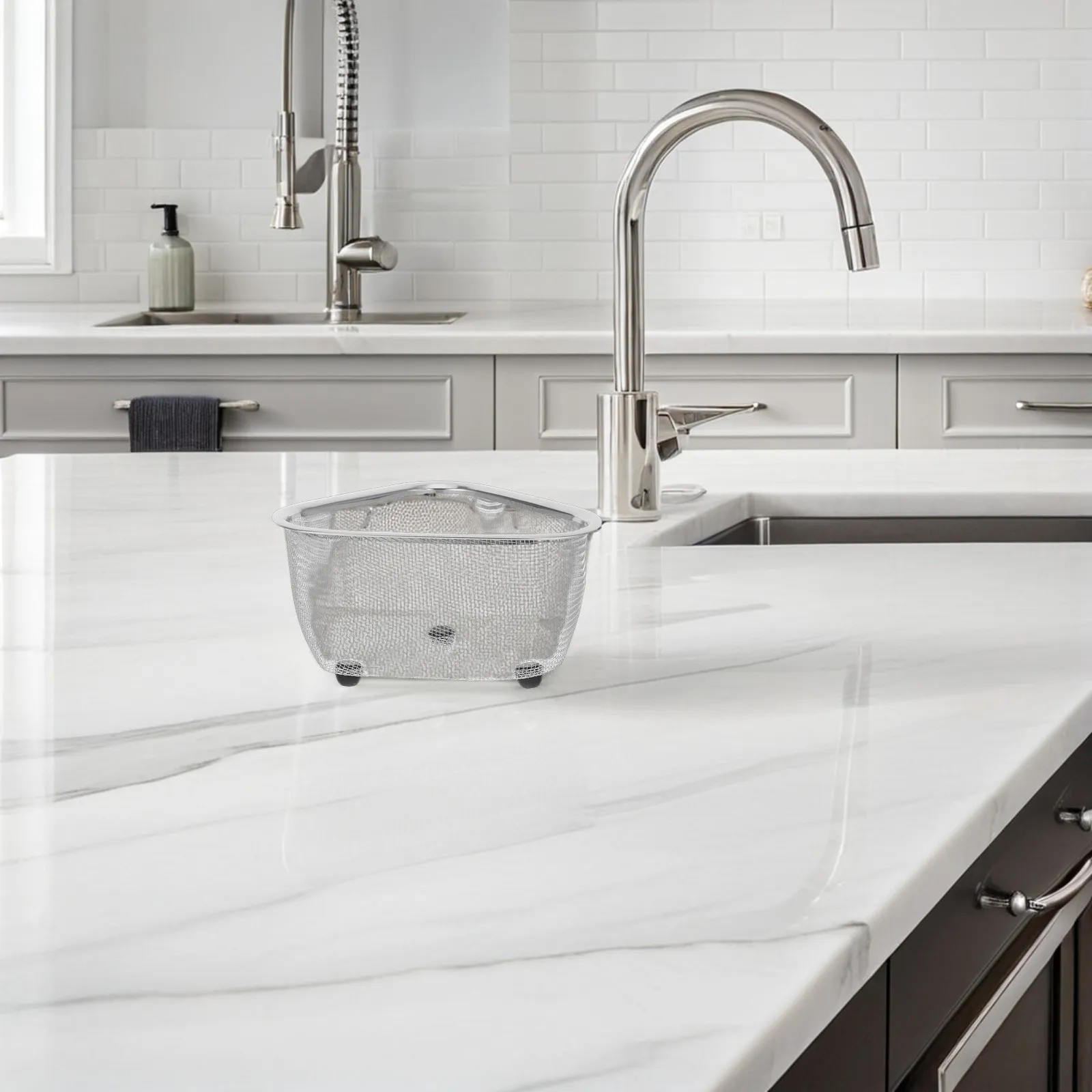 

1 шт. Угловая корзина-сетка из нержавеющей стали для раковины, треугольная, для мытья фруктов и овощей, держатель для губки, сушилка для кухонной утвари