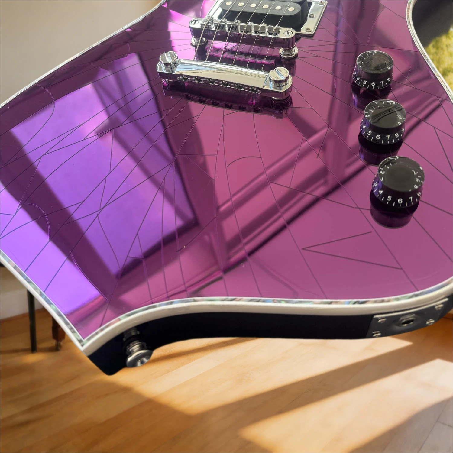 PS10 Free Shipping Crack Mirror Electric Guitar Purple HH Pickup 24 Frets Beginner Friendly Great Gift Rock Band Stable Tone