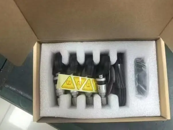 6 Sensors Car BL8 Internal TPMS Sensor with Receiver and Mobile APP Compatible with Android & IOS