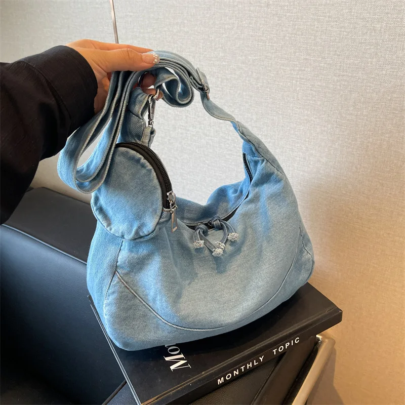 

Women Design Vintage Denim Bag Casual Commuting Shoulder Bag Large Capacity Crossbody Bag Adjustable Shoulder Strap