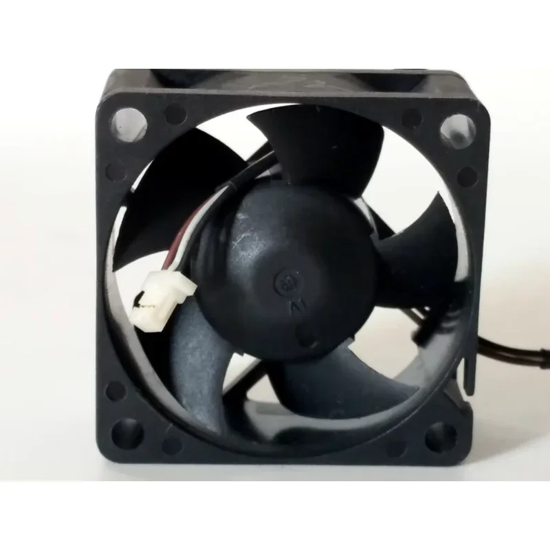 Delta Electronics ASB03512HB L019 DC 12V 0.18A 35x35x15mm 3-Wire Server Cooling Fan