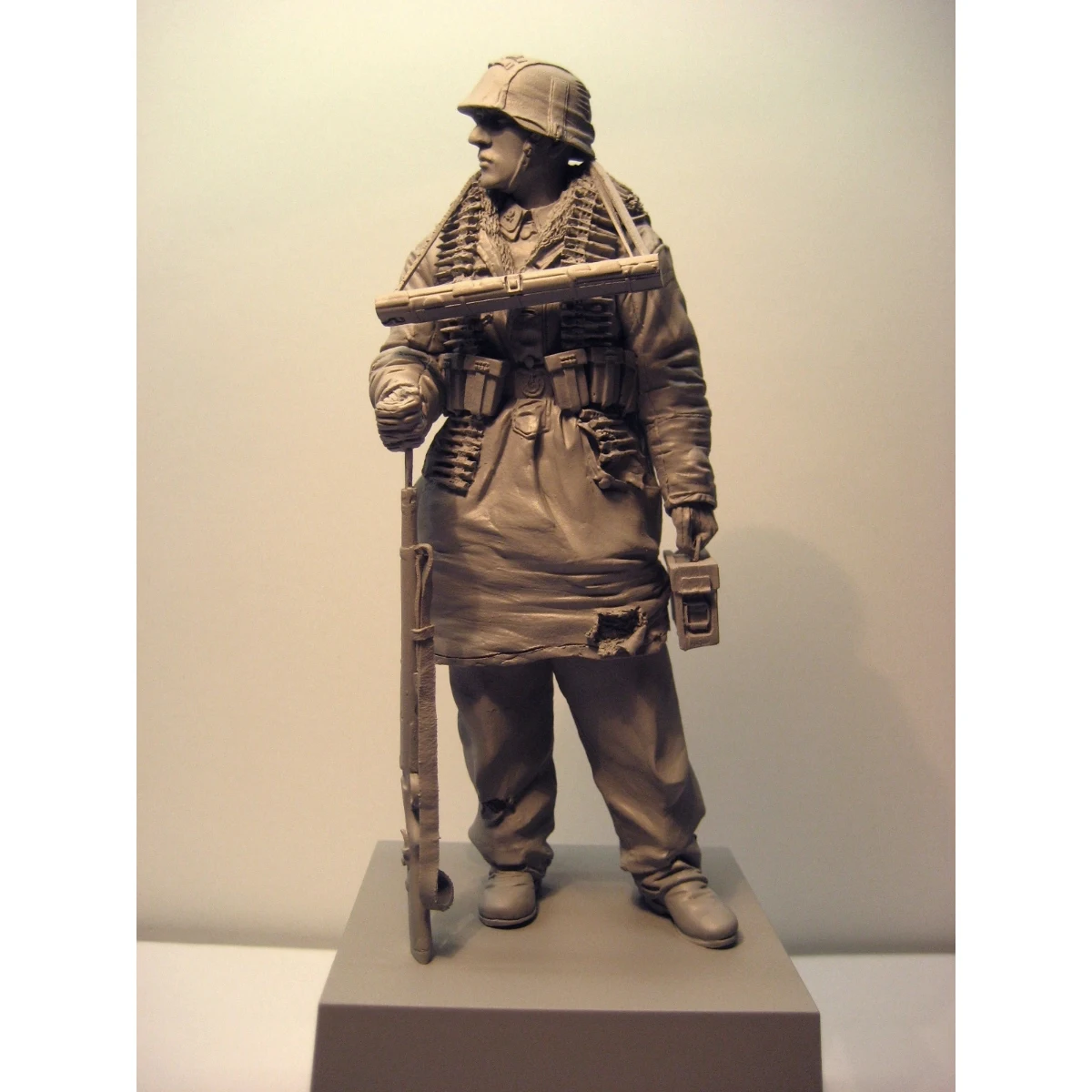 

Комплект неокрашенной модели из смолы 1/16, военная тема, солдат Второй мировой войны, стоячая поза Коркова Битва в разобранном и неокрашенном виде GK, 1633R