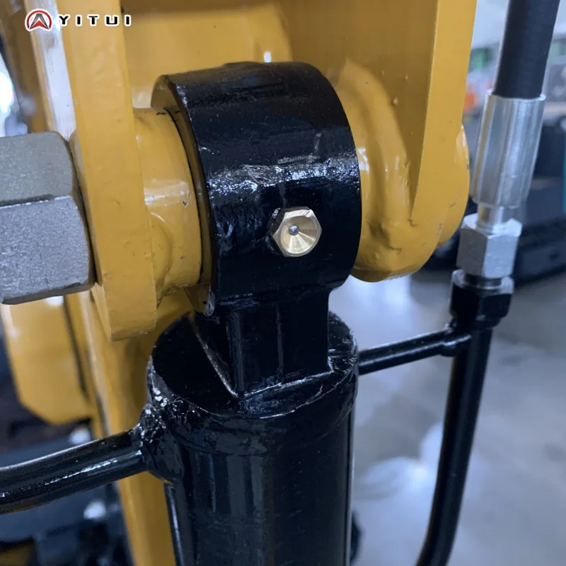 Mini escavatore Motore Kubota Macchine idrauliche personalizzate di alta qualità da 2 tonnellate con mini escavatore a cabina