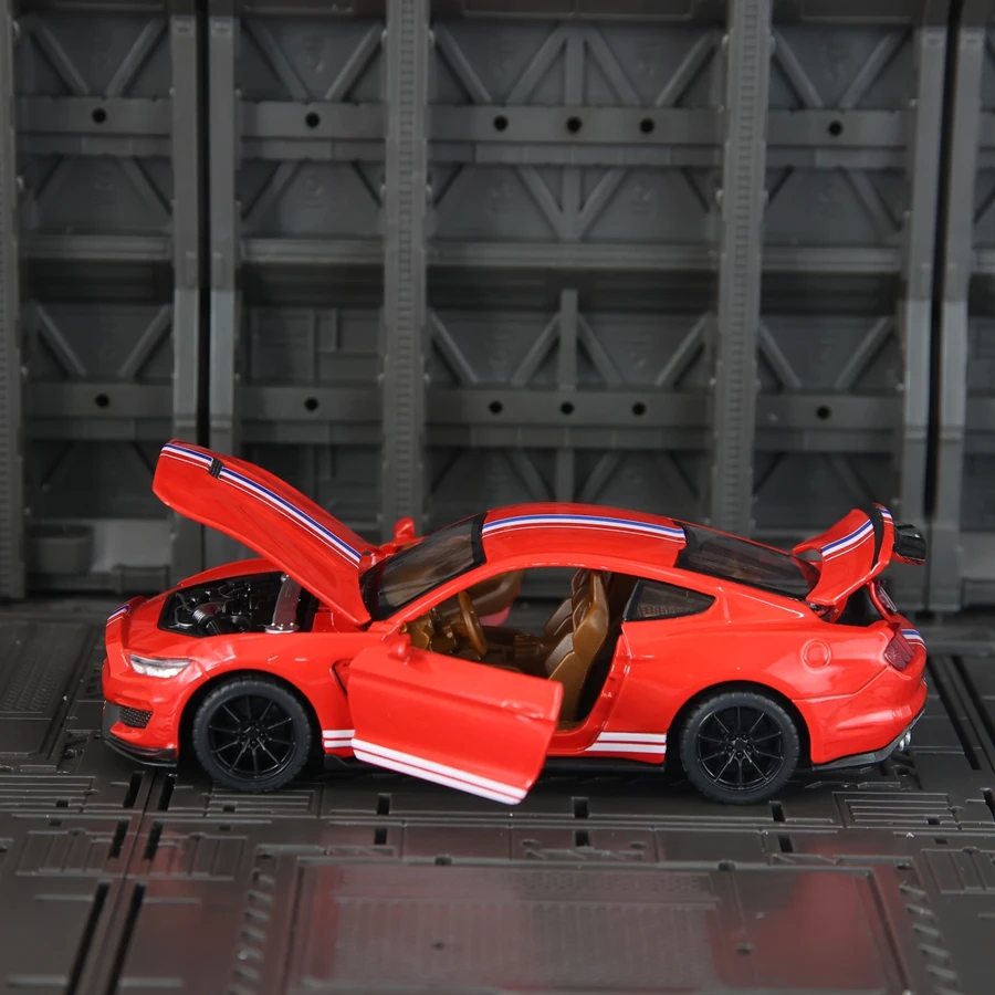 1:32 フォードシェルビー GT350 合金車モデル装飾品コレクション音響光学プルバック子供のおもちゃのドアを開くことができます