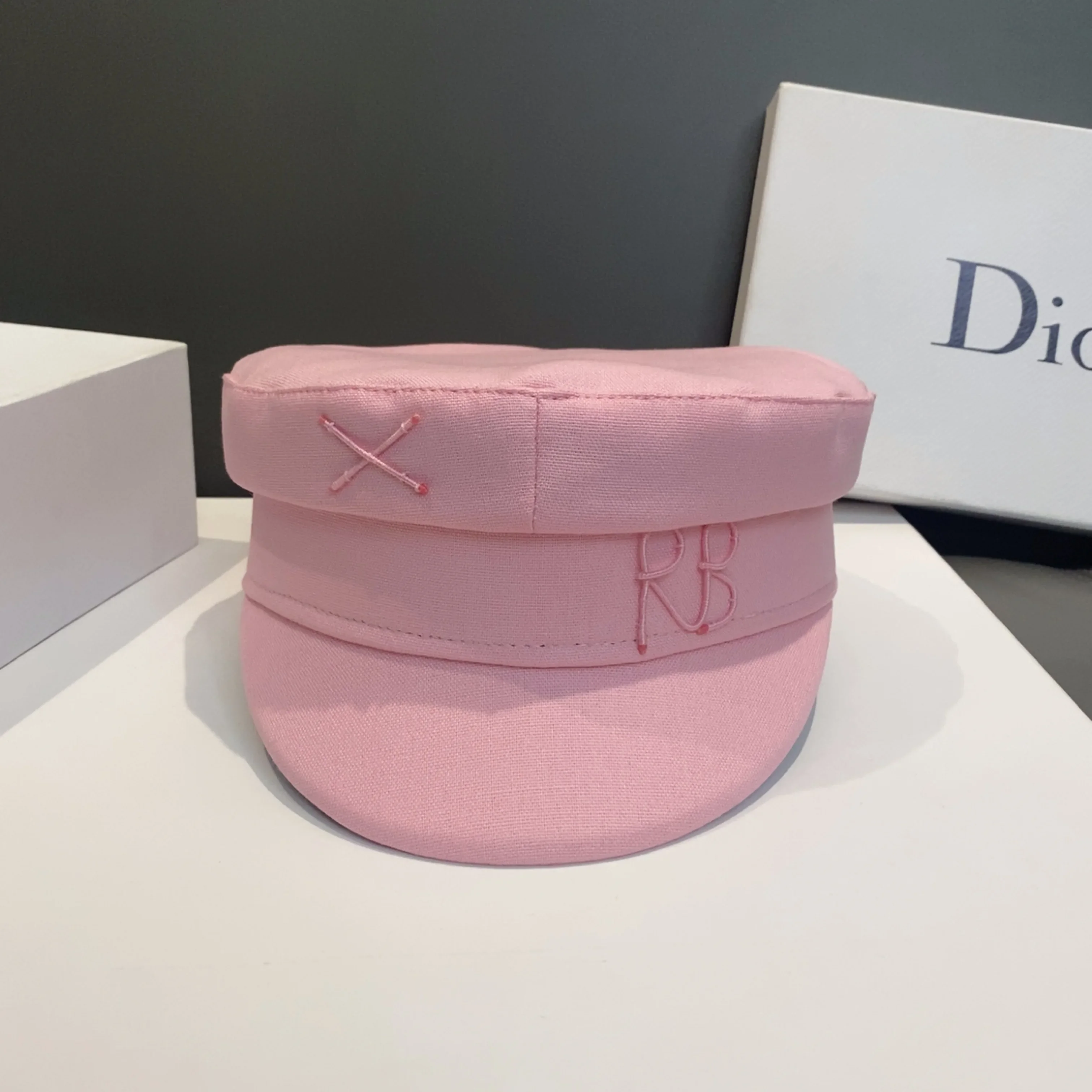 Kadınlar için marka sekizgen şapkalar bayanlar mektuplar askeri kap fransız lüks pembe Newsboy şapka monogram-süslenmiş Baker Boy Gorras