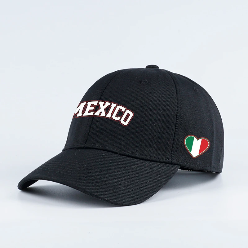Retro MEXICO Three-Color Mexican Flag Heart Print Soft-Peak Baseball Cap—Perfect for Beach Vacations, Camping, and Soccer Games