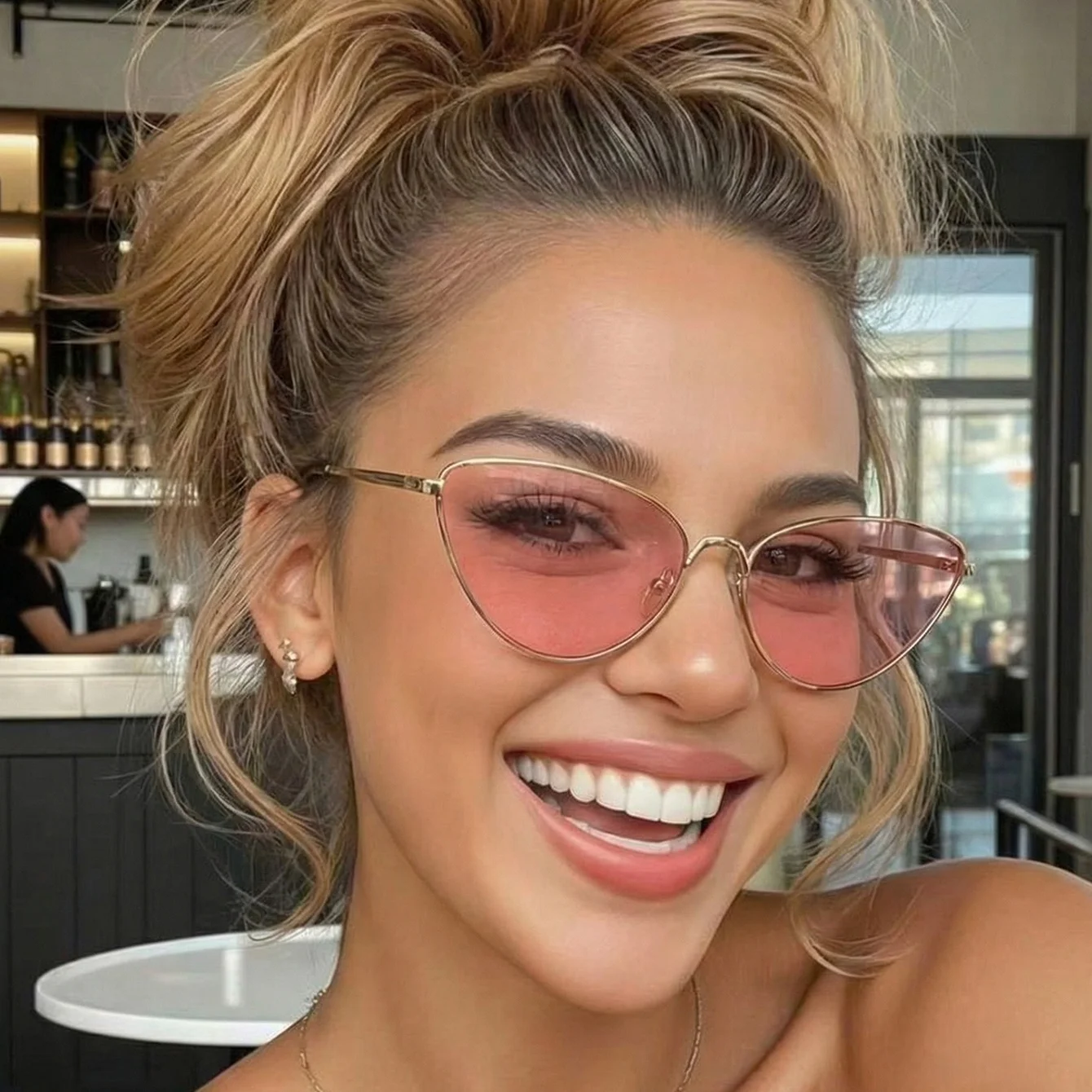 1 Stück Damen-Sonnenbrille, neues Design, hohe ästhetische Attraktivität, Metall-Cat-Eye-Stil, Retro-Stil, vielseitig, trendig, Street Fashion, Schwarz